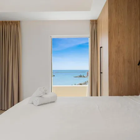 Penthouse With Pool By Costarentals - Ref 214