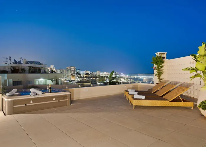 Penthouse With Pool By Costarentals - Ref 214 *